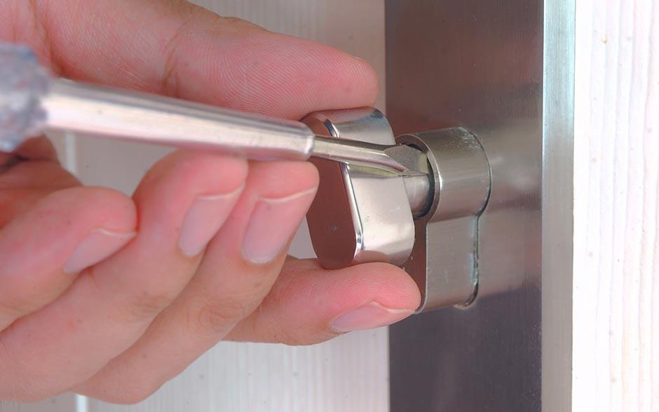 serrurier prix ouverture de porte Vaux-le-Pénil